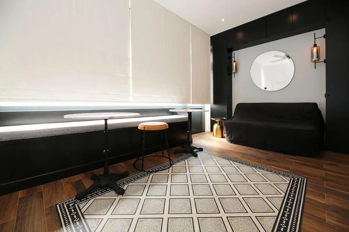 Proche Des Celebres Puces De 4p Apartmán